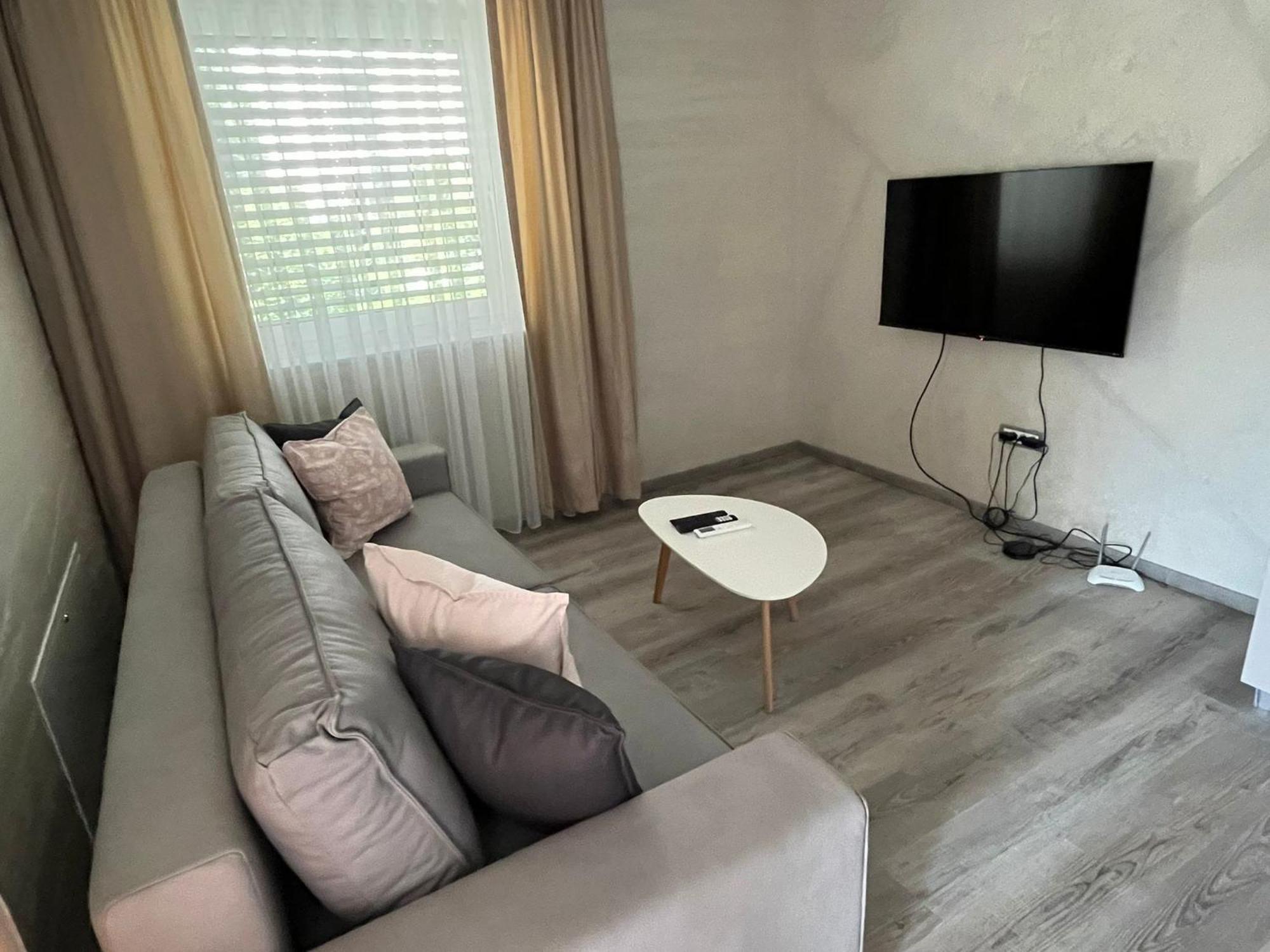 Vila Moste 2 - Free Parking & Pool, Ev Station 류블랴나 외부 사진